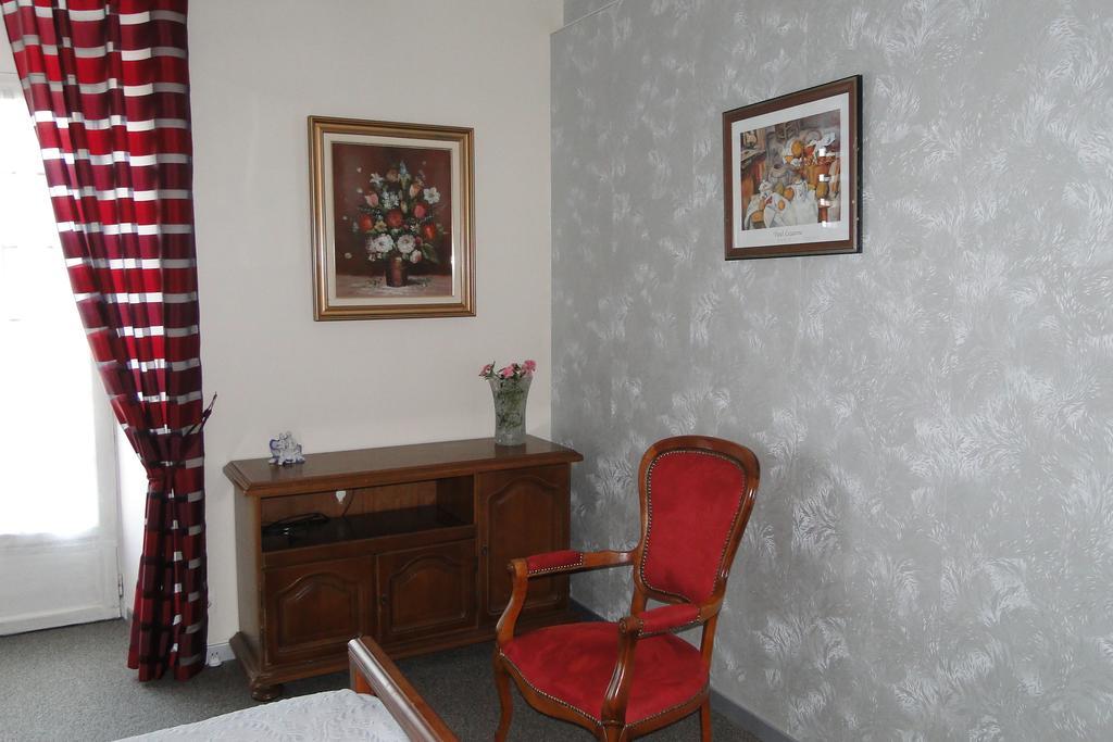 Manoir La Haie Chapeau Saint-Thurial Habitación foto